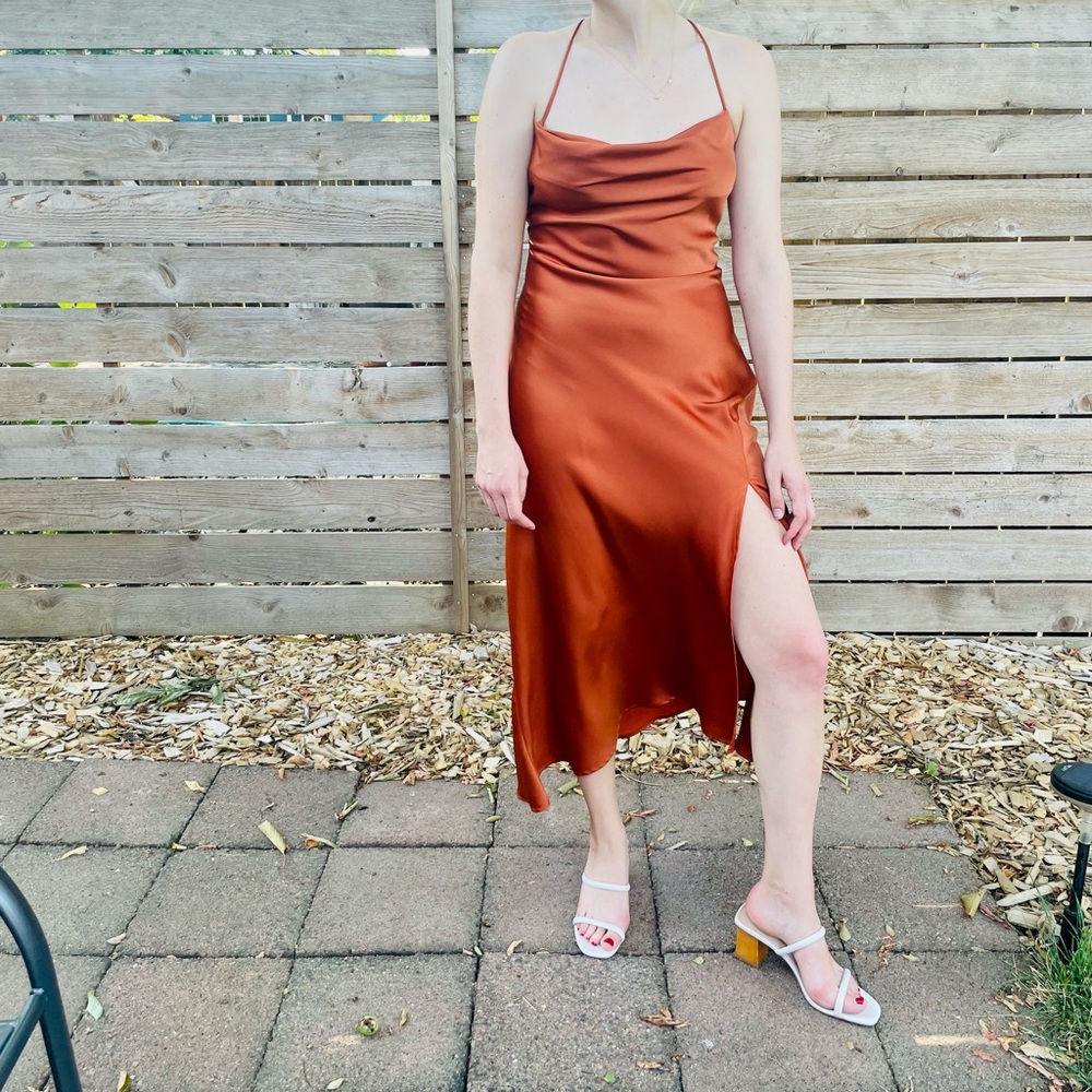 ASTR Gaia Midi Dress in Rust